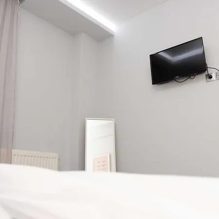 Luxury In Centre Apartment